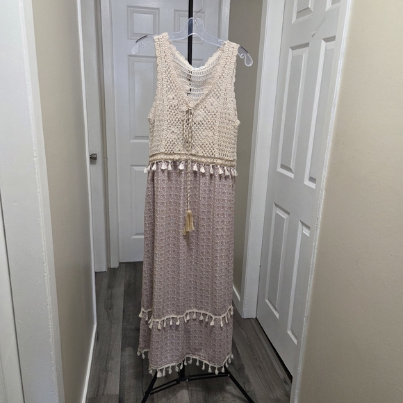 Moni & co Dresses & Skirts - Moni & Co Boho Cotton Blend Midi Dress Crochet Knit Tassel Pink Cream Festival